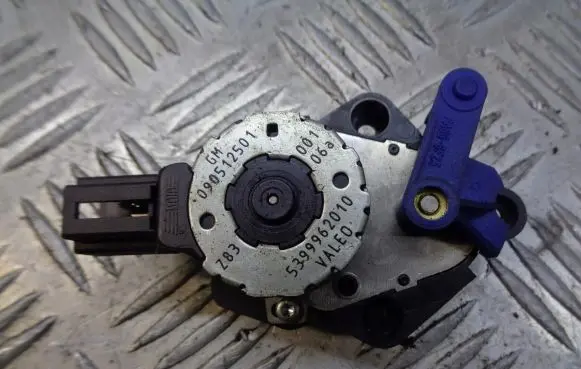 Opel Omega B2 A/C air flow flap actuator/motor 090512501
