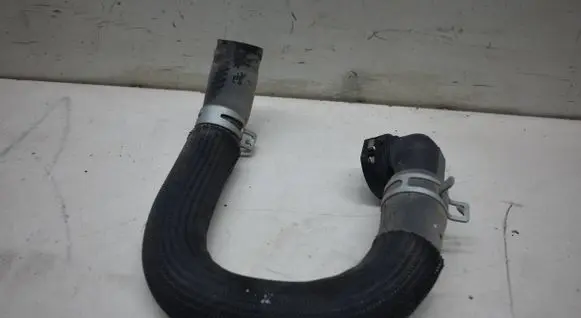 Engine coolant pipe/hose