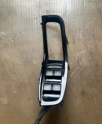 Chevrolet Orlando Electric window control switch 20917578 321475