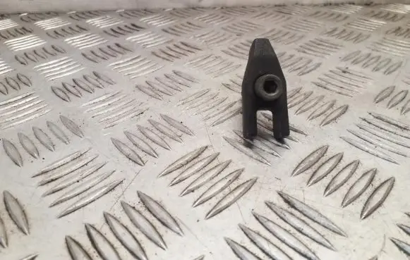Hyundai Terracan Fuel Injector clamp holder