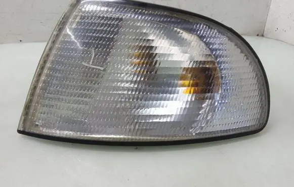 Audi A4 S4 B5 8D Front indicator light 