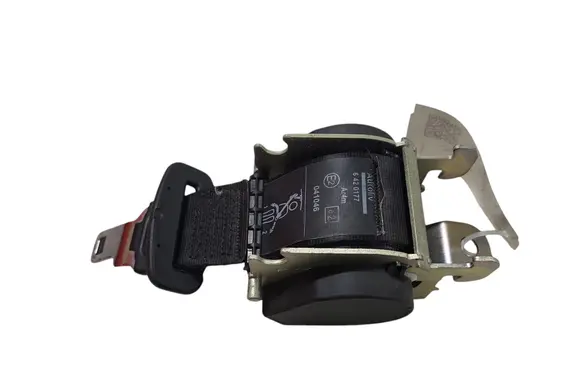 Middle seatbelt (rear)