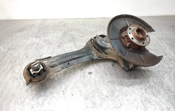 Rear wheel hub spindle/knuckle