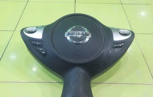 Nissan Juke I F15 Steering wheel airbag NK70S1A10