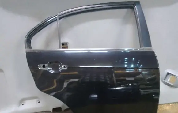 Chevrolet Epica Rear door