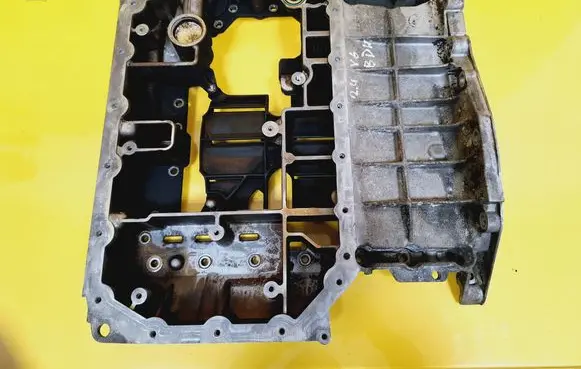 Audi A6 S6 C6 4F Oil sump 06E103603C