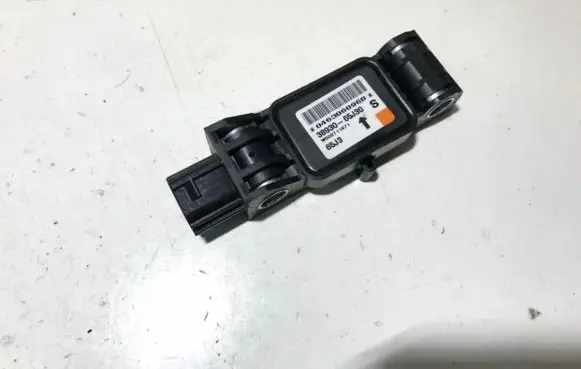Suzuki Grand Vitara II Airbag deployment crash/impact sensor 3893065j30 38930-65j30
