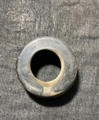 BMW 3 F30 F35 F31 Front coil spring rubber mount 6764419