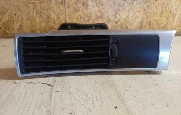 Audi A6 S6 C6 4F Dashboard side air vent grill/cover trim 4F1820901D