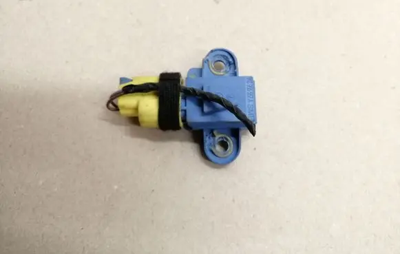 Volkswagen Golf V Airbag deployment crash/impact sensor 1K0955557A