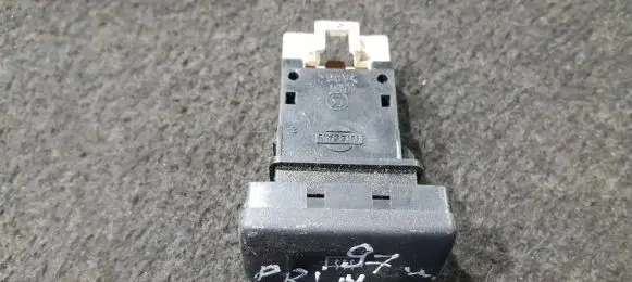 Nissan Primera Windscreen/window heater switch