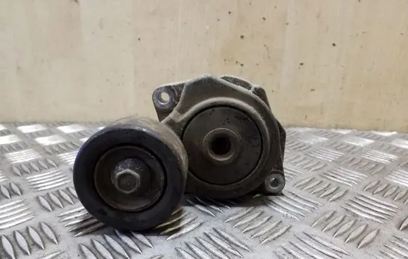 Honda CR-V Generator/alternator belt tensioner