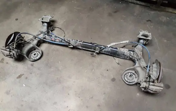 Peugeot 5008 Rear axle beam 
