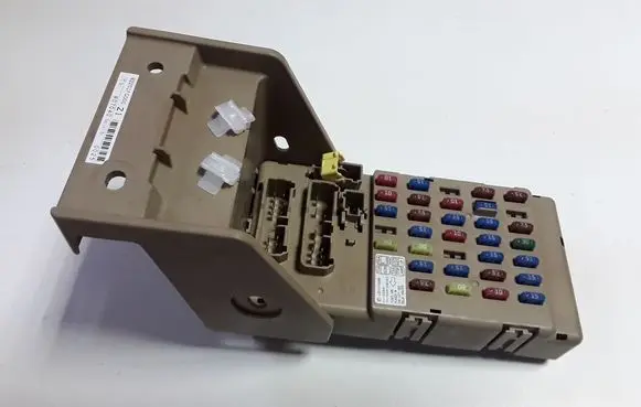 Subaru Impreza III Fuse module LB101100B