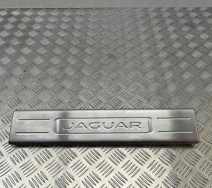 Jaguar XJ X351 Front sill trim cover AW9313200AE