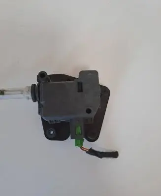 Audi A6 S6 C5 4B Tailgate boot lock/latch motor 8E9827833