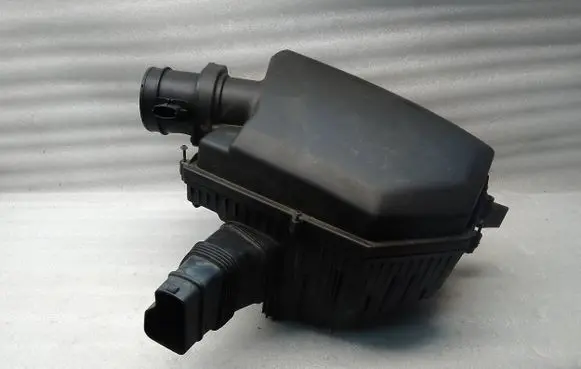 Volvo V70 Air filter box cover 72102978 72110013