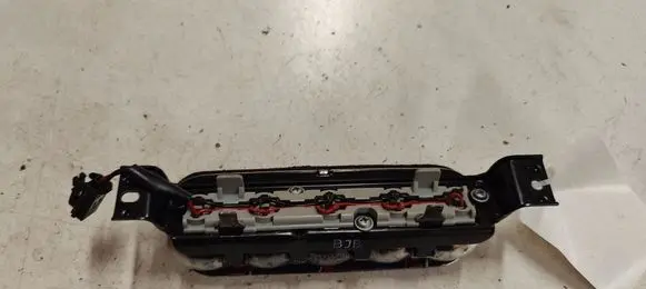 KIA Sorento Third/center stoplight 927003E0