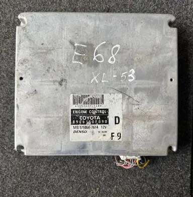 Toyota Corolla Verso AR10 Engine control unit/module 896610F090 MB1758007614 15887714S