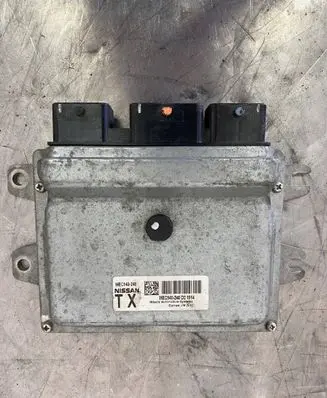 Nissan Qashqai Engine control unit/module ECU MEC940-240