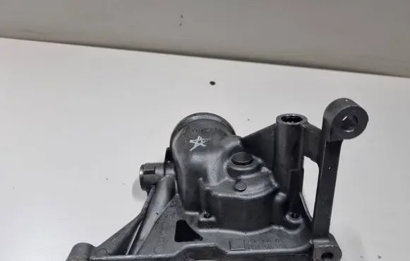 Audi A6 S6 C5 4B Oil pump 059115121C