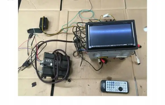 KIA Sorento Radio/GPS head unit trim DDX6029