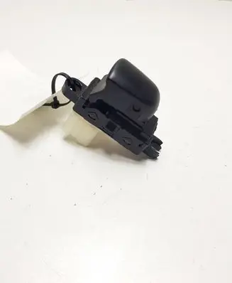 Nissan Qashqai Electric window control switch