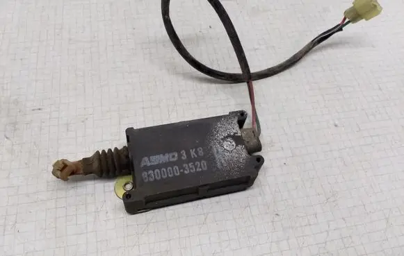 Mazda 323 F Central locking motor 8300003520
