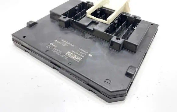 Volkswagen Golf VII Central body control module 5Q0937084CJ