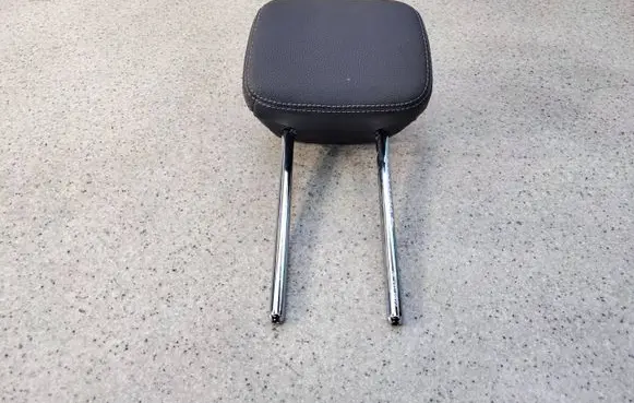 Mercedes-Benz GLC C253 Rear seat headrest 