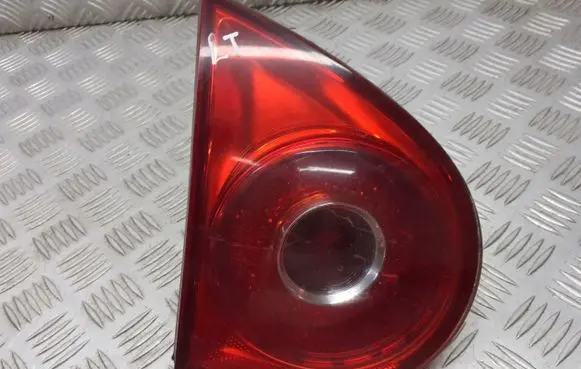 Volkswagen Golf V Rear/tail lights 1K0945093J