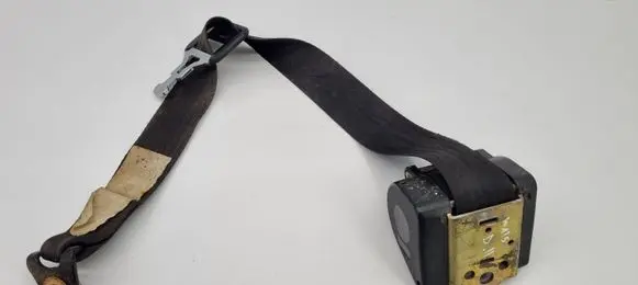 Mercedes-Benz COMPAKT W115 Rear seatbelt 1238601885