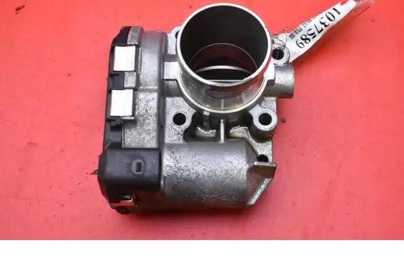 Renault Laguna III Throttle body valve 8200330810