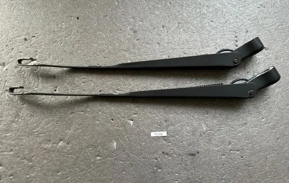 Nissan Patrol Y61 Front wiper blade arm 28885VB000 28880VB000