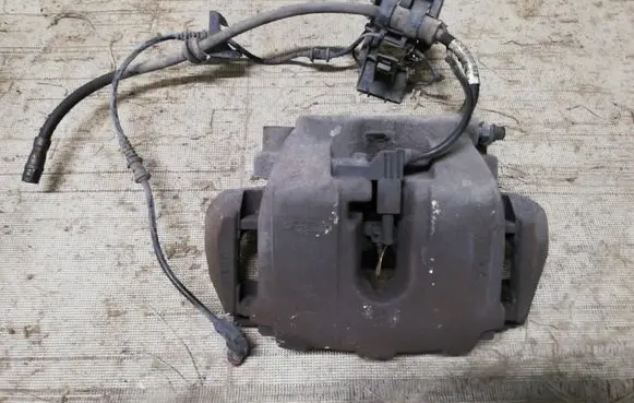 Mercedes-Benz R W251 Front brake caliper