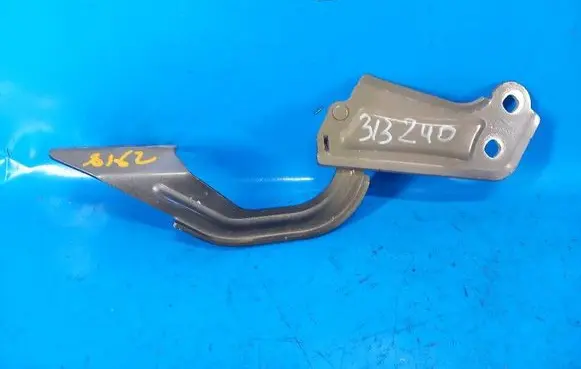 Ford Focus Engine bonnet/hood hinges BM5Z16797A