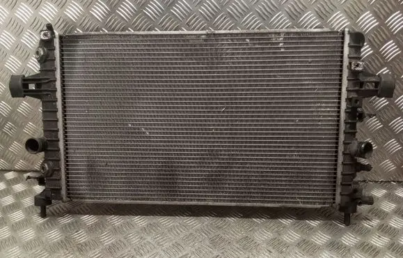 Opel Astra H Coolant radiator
