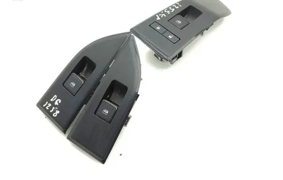 Nissan Qashqai J12 Electric window control switch 809616UA0B 829606UA0B 829616UA0B