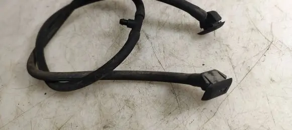 Windshield washer spray nozzle