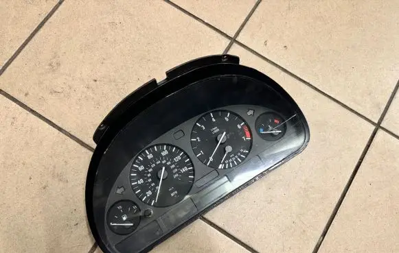 BMW 5 E39 Speedometer (instrument cluster) 62116903796 110008735089