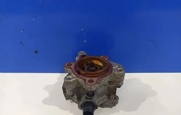 Volvo S60 Vacuum pump 31316688