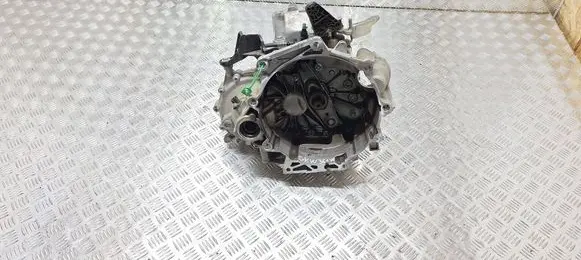 Volkswagen Taigo Manual 5 speed gearbox S26370215 UFC
