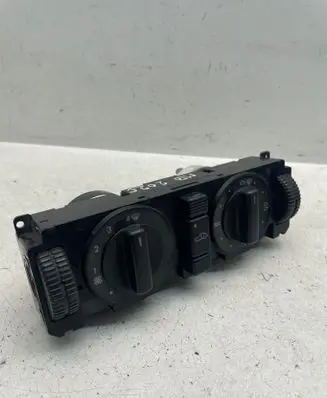 Mercedes-Benz C W202 Air conditioning (A/C) switch 2028201710 2028300485