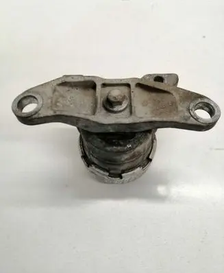 Ford Mondeo MK IV Engine mount bracket HL8021M05