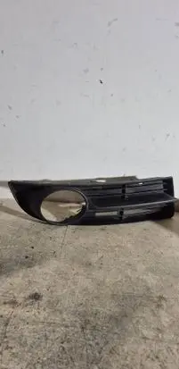 Volkswagen Touran I Front bumper lower grill 1T0853666A