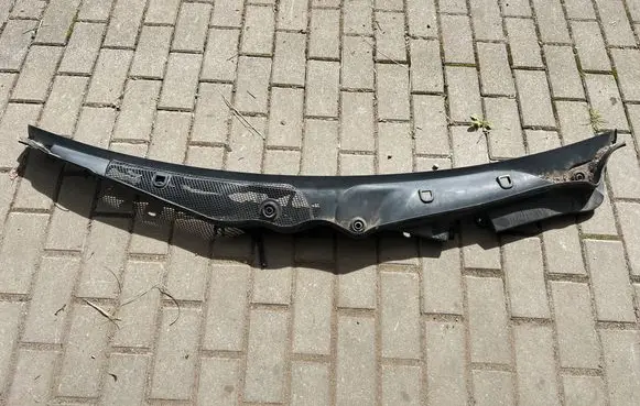 Mercedes-Benz E W212 Wiper trim A2128301013 A2128300013 20101027S030