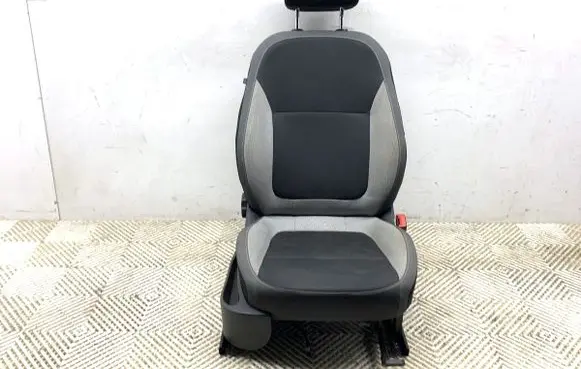 Skoda Fabia Mk3 (NJ) Front passenger seat 