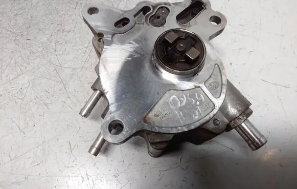 Audi A6 S6 C6 4F Vacuum pump