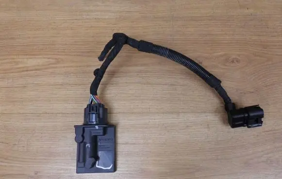 Volvo XC90 Fuel injection pump control unit/module 32203571