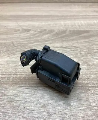 Volkswagen Golf VII Plug wire 1J0906379B V23542C1028B100